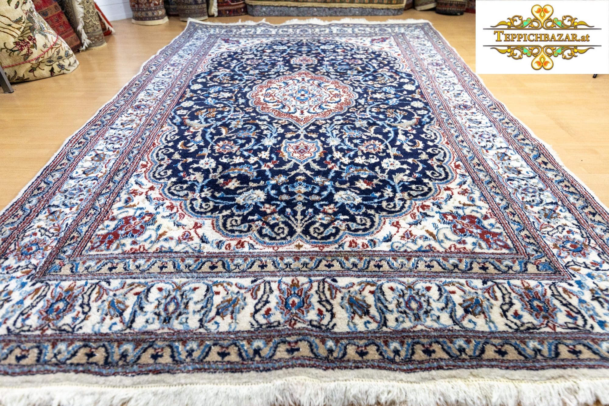 Persian Rug Nain 288x194cm Hand-knotted