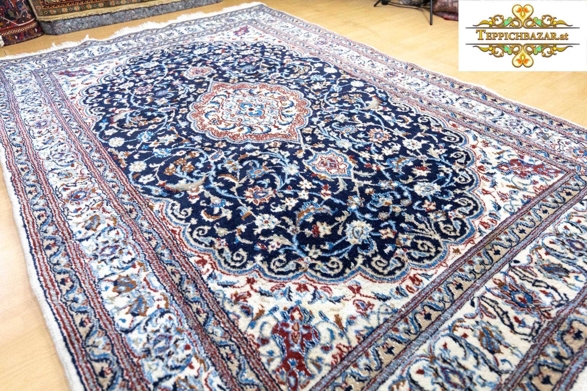 Persian Rug Nain 288x194cm Hand-knotted