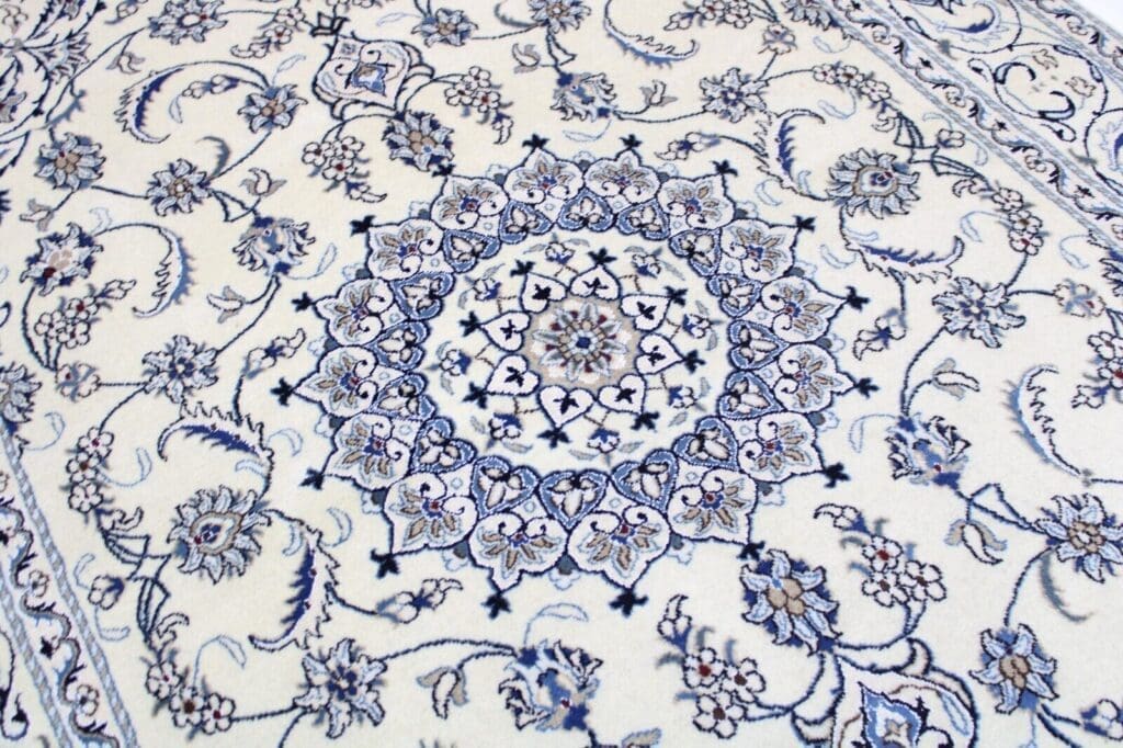 Persian Rug Nain 297 x 198 cm Wool Hand-knotted