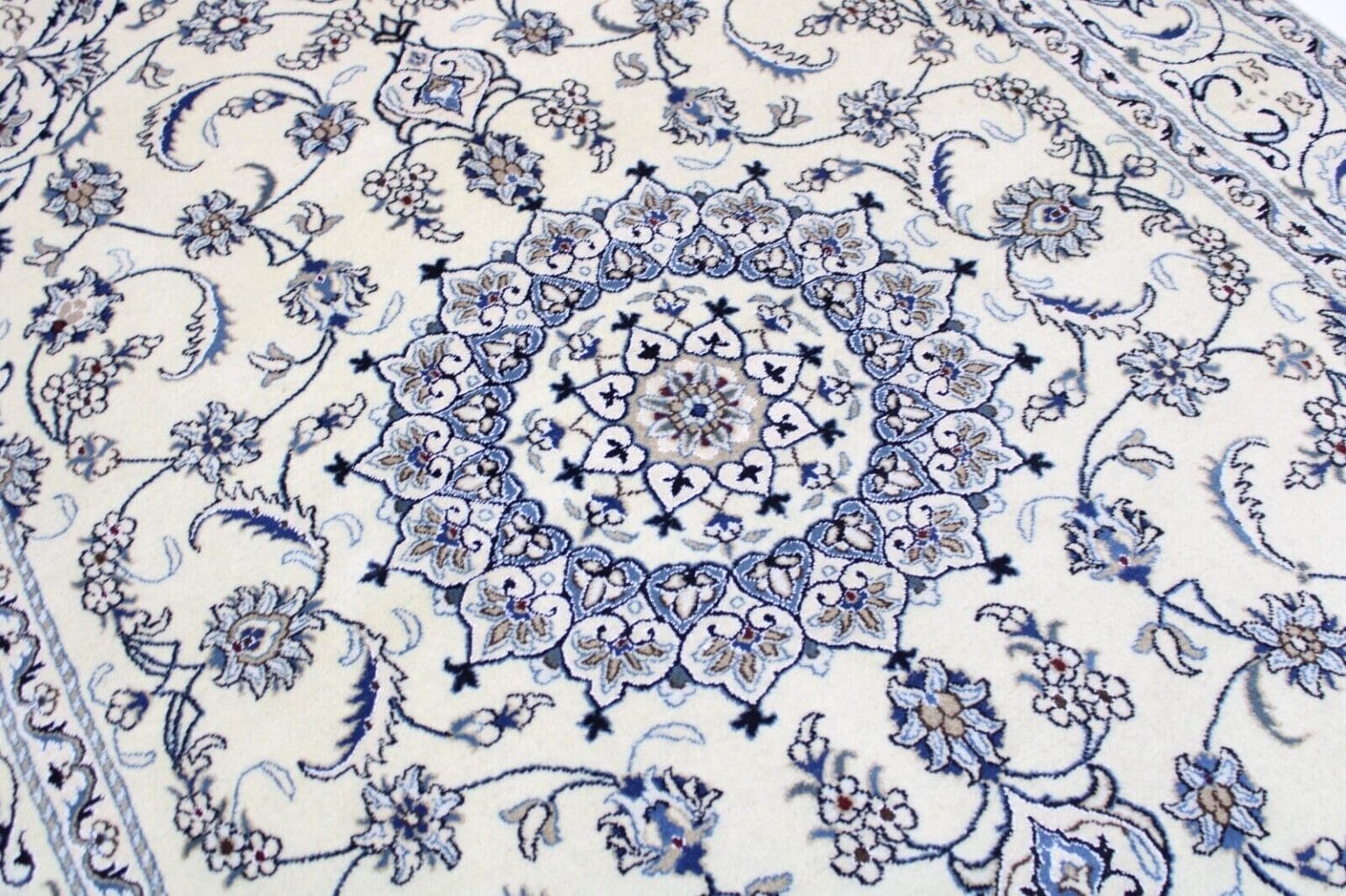 Persian Rug Nain 297 x 198 cm Wool Hand-knotted