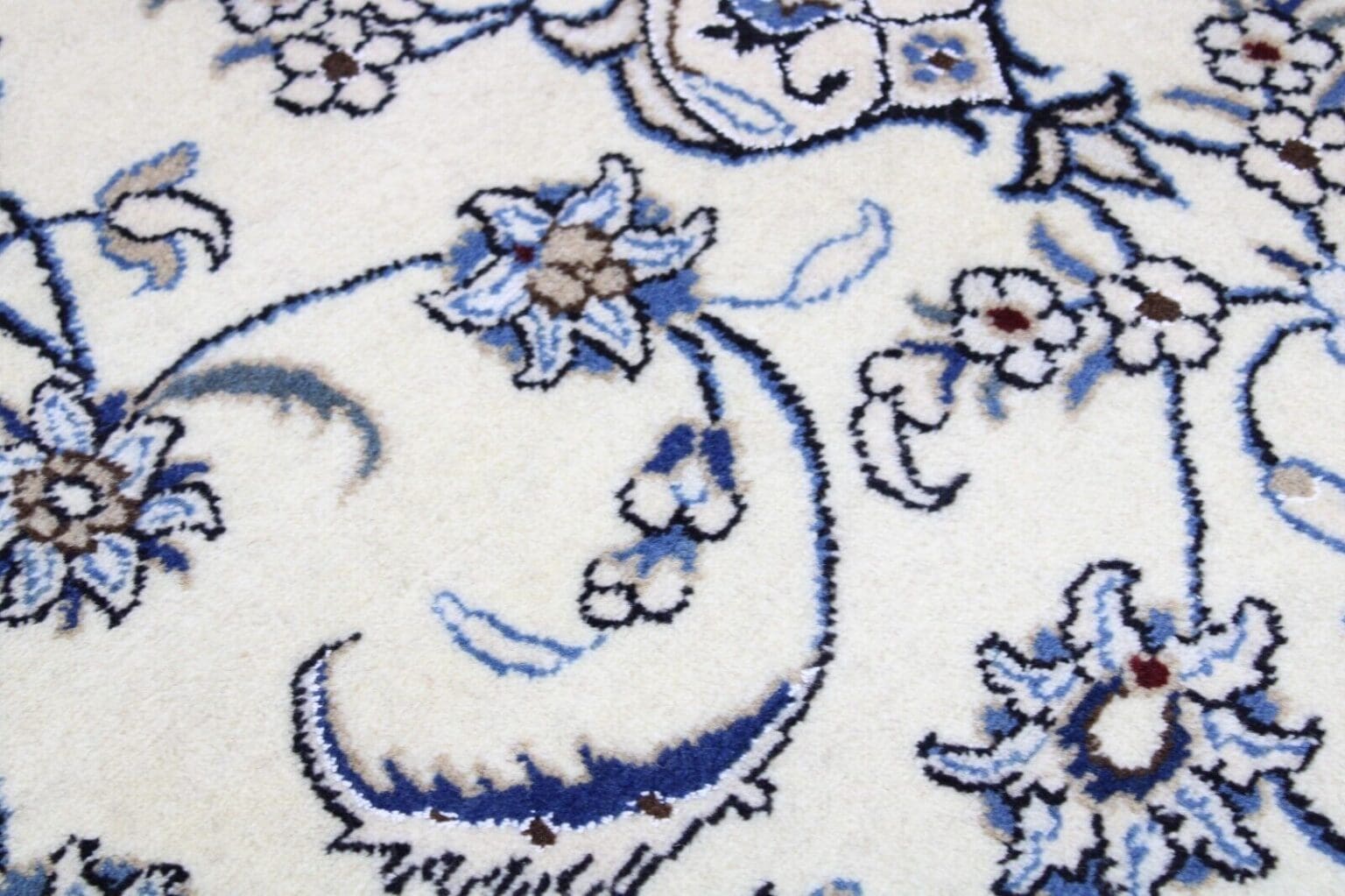 Persian Rug Nain 297 x 198 cm Wool Hand-knotted