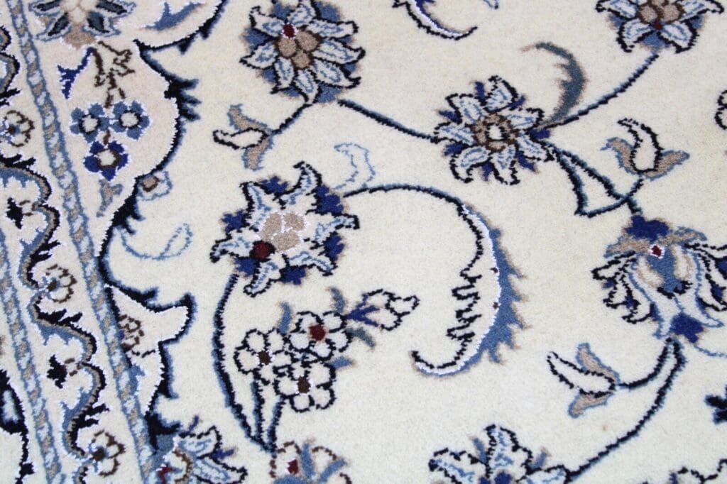 Persian Rug Nain 297 x 198 cm Wool Hand-knotted