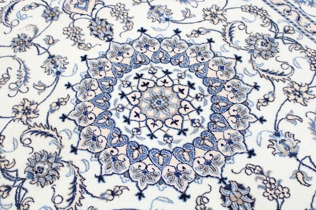 Persian Rug Nain 299 x 195 cm Wool Hand-knotted