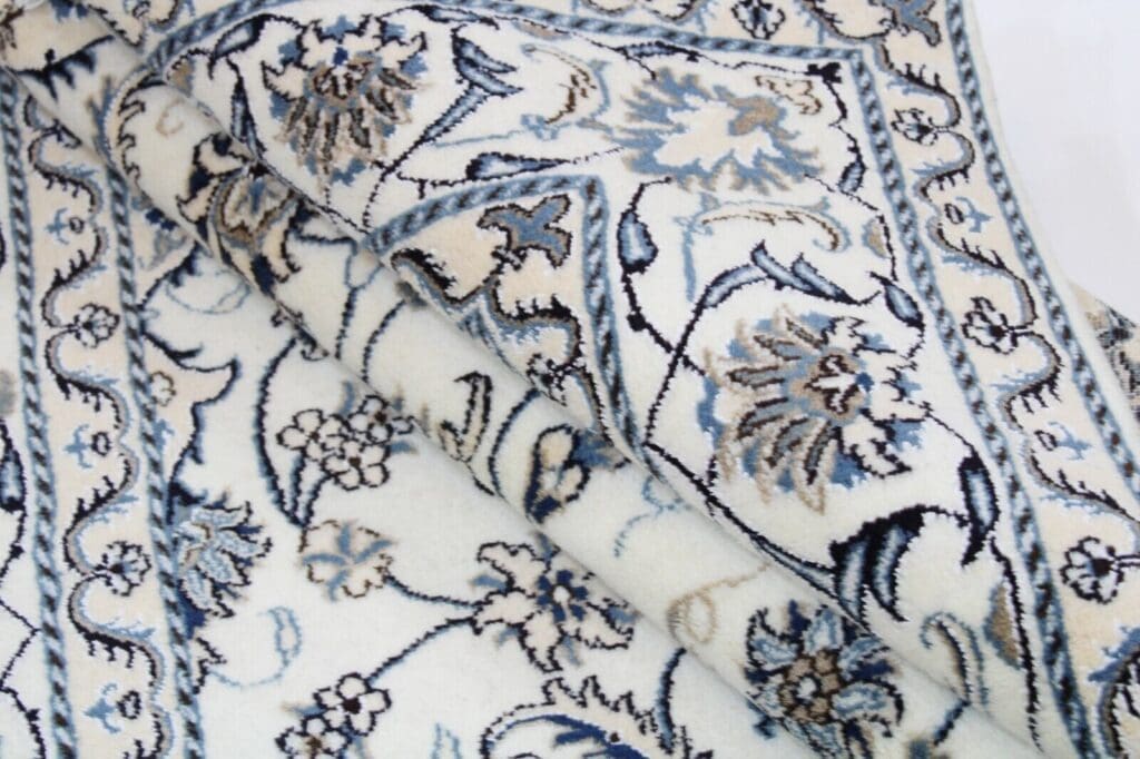 Persian Rug Nain 299 x 195 cm Wool Hand-knotted