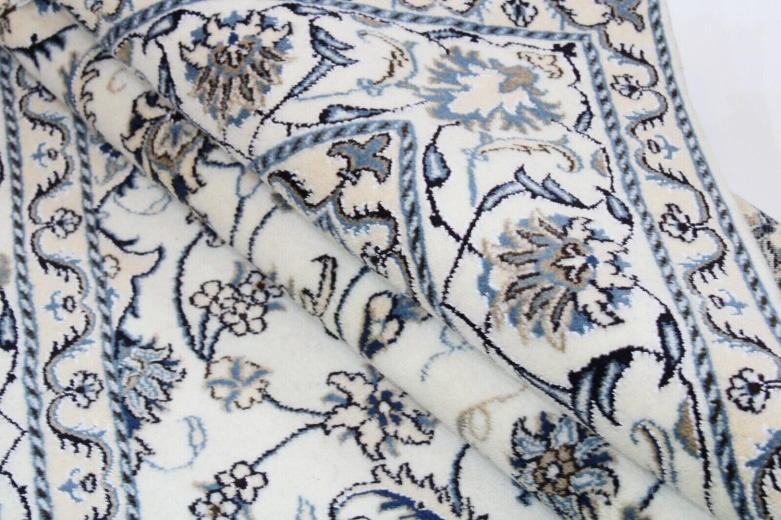 Persian Rug Nain 299 x 195 cm Wool Hand-knotted