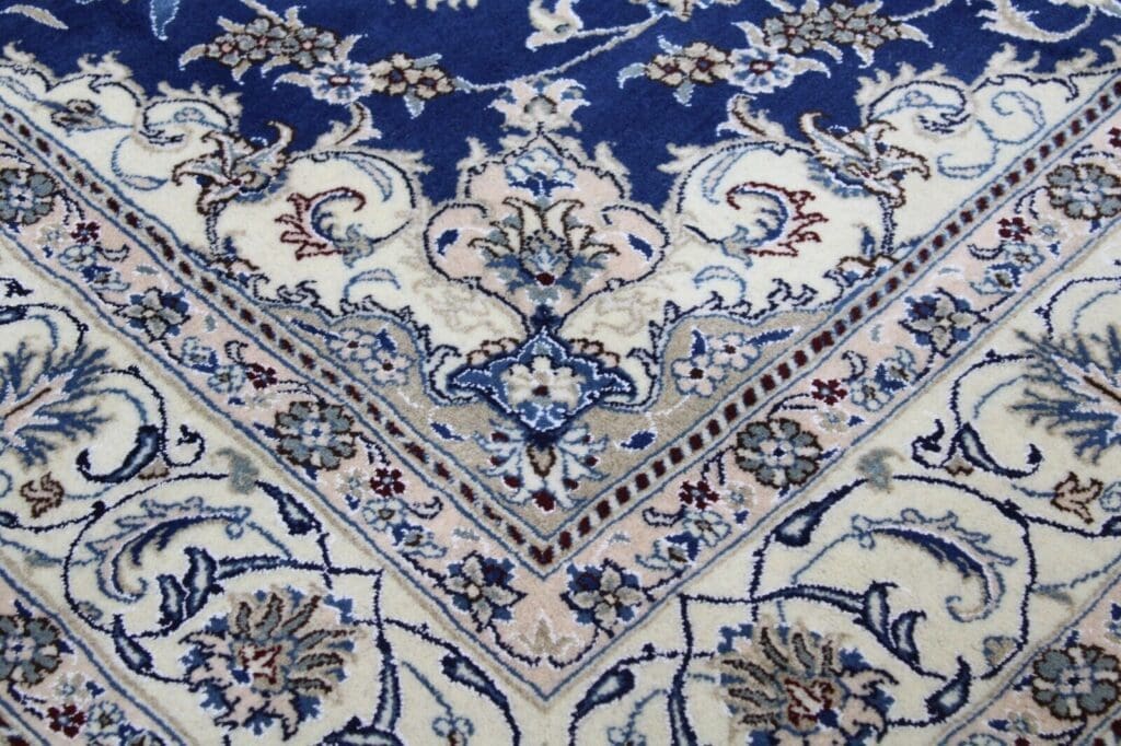 Persian Rug Nain 296 x 197 cm Wool Hand-knotted