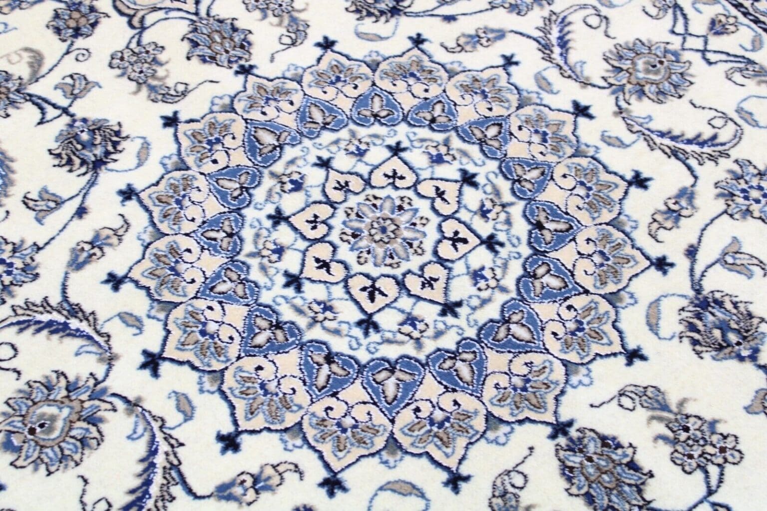 Persian Rug Nain 295 x 195 cm Wool Hand-knotted