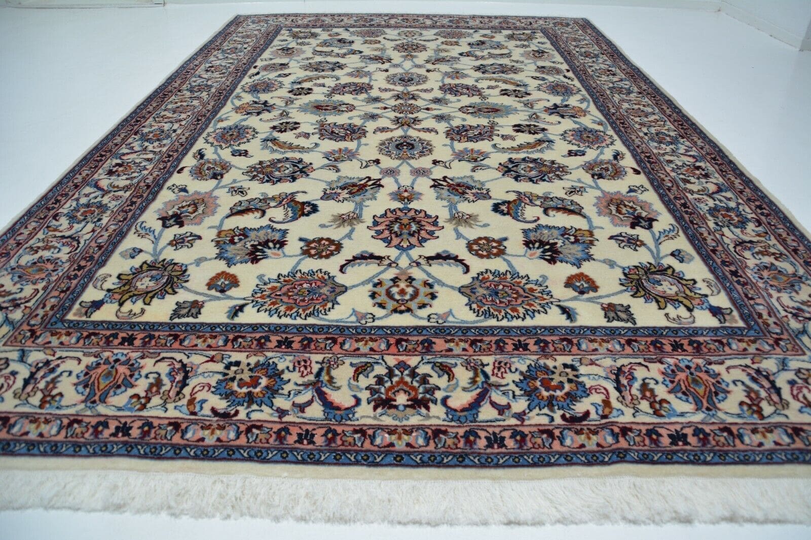 Kashan Persian Rug — hand-knotted, 296 × 193 cm, Wool & Silk