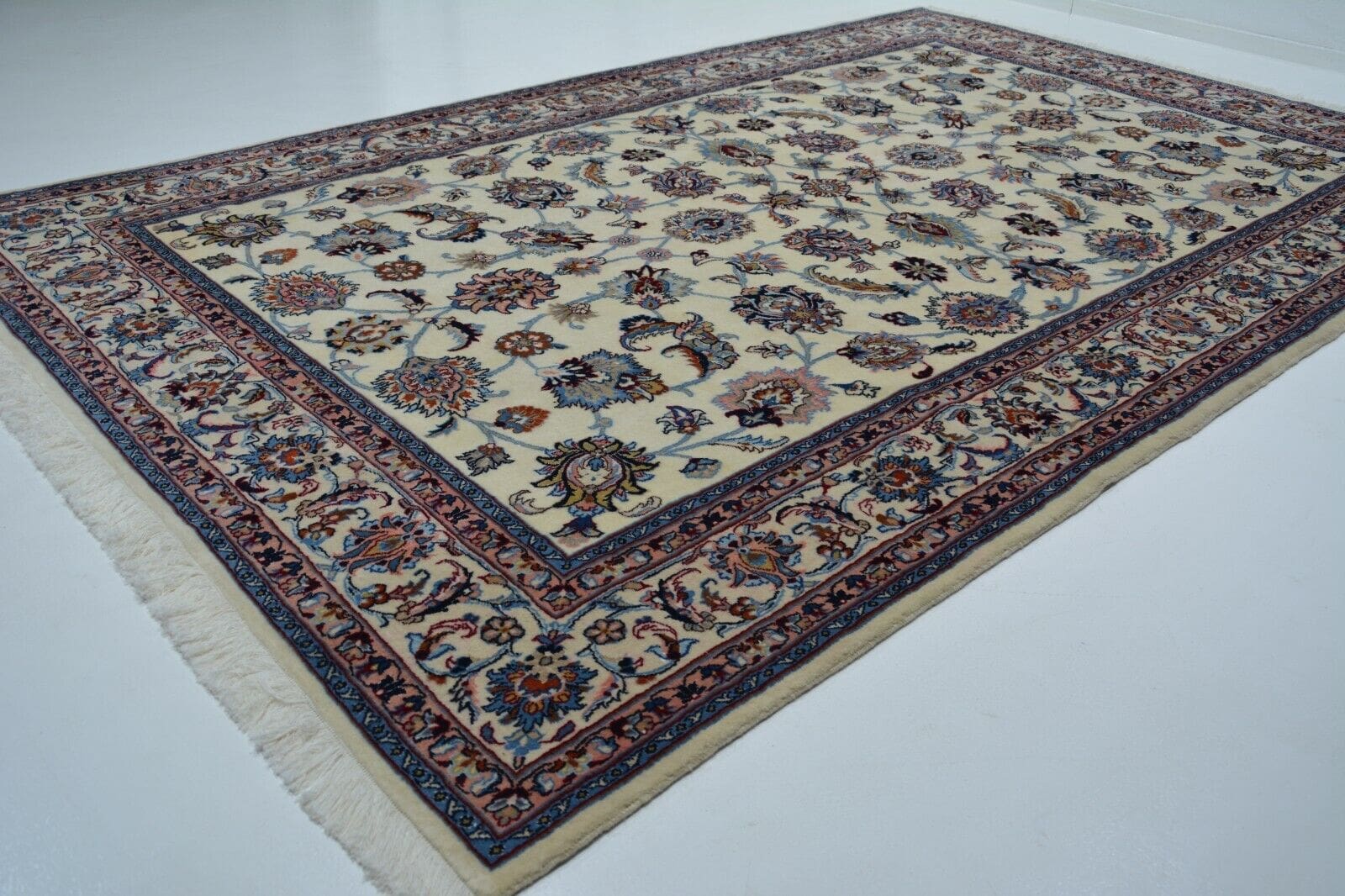 Kashan Persian Rug — hand-knotted, 296 × 193 cm, Wool & Silk