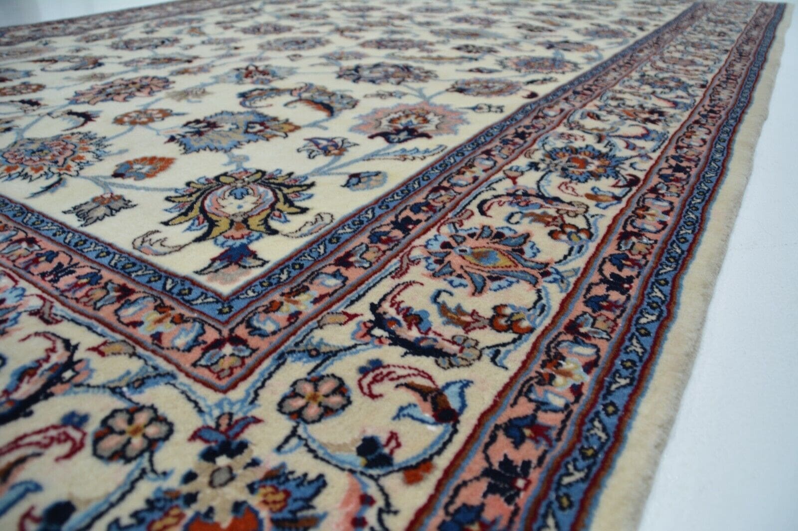 Kashan Persian Rug — hand-knotted, 296 × 193 cm, Wool & Silk