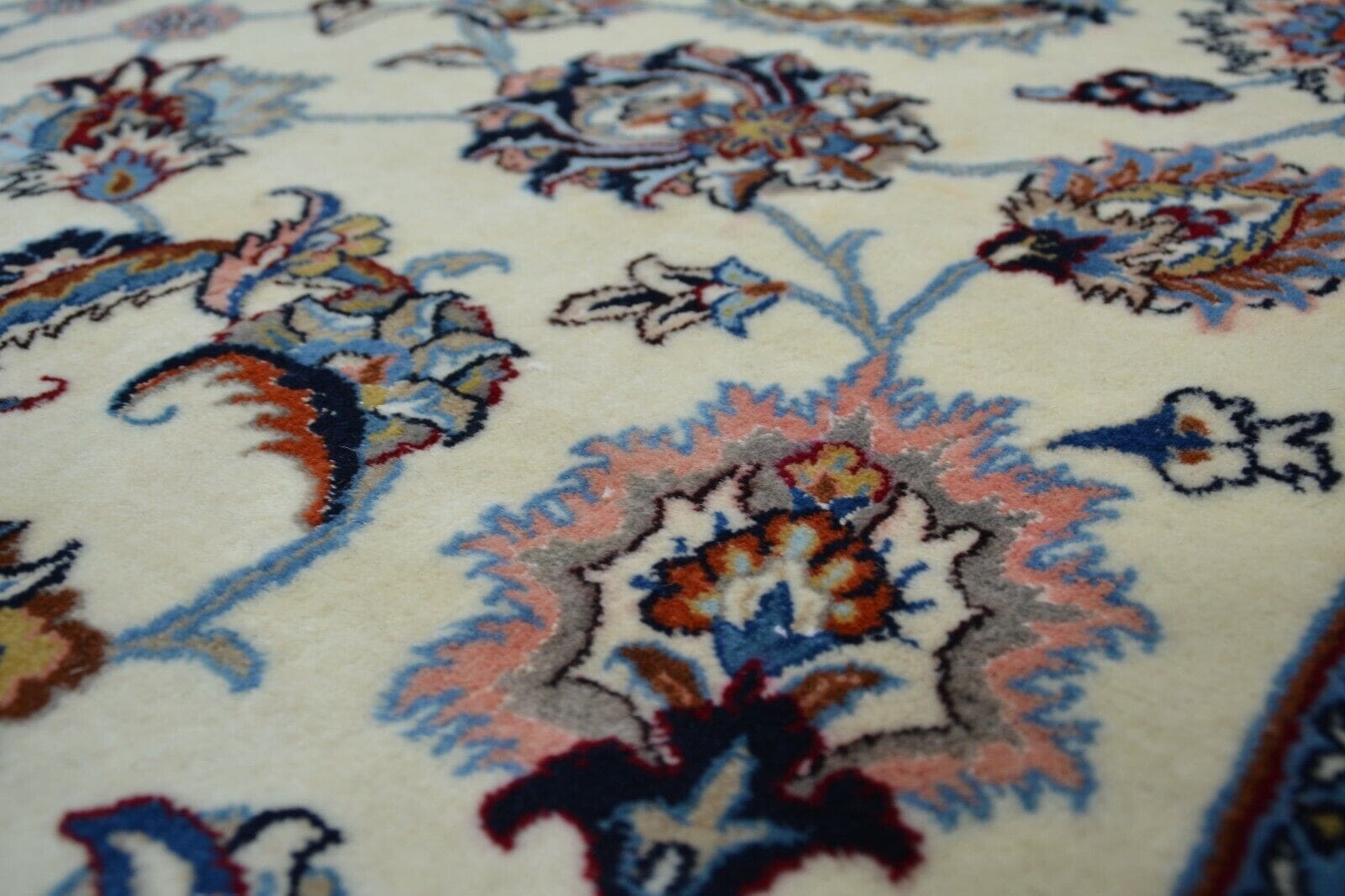Kashan Persian Rug — hand-knotted, 296 × 193 cm, Wool & Silk
