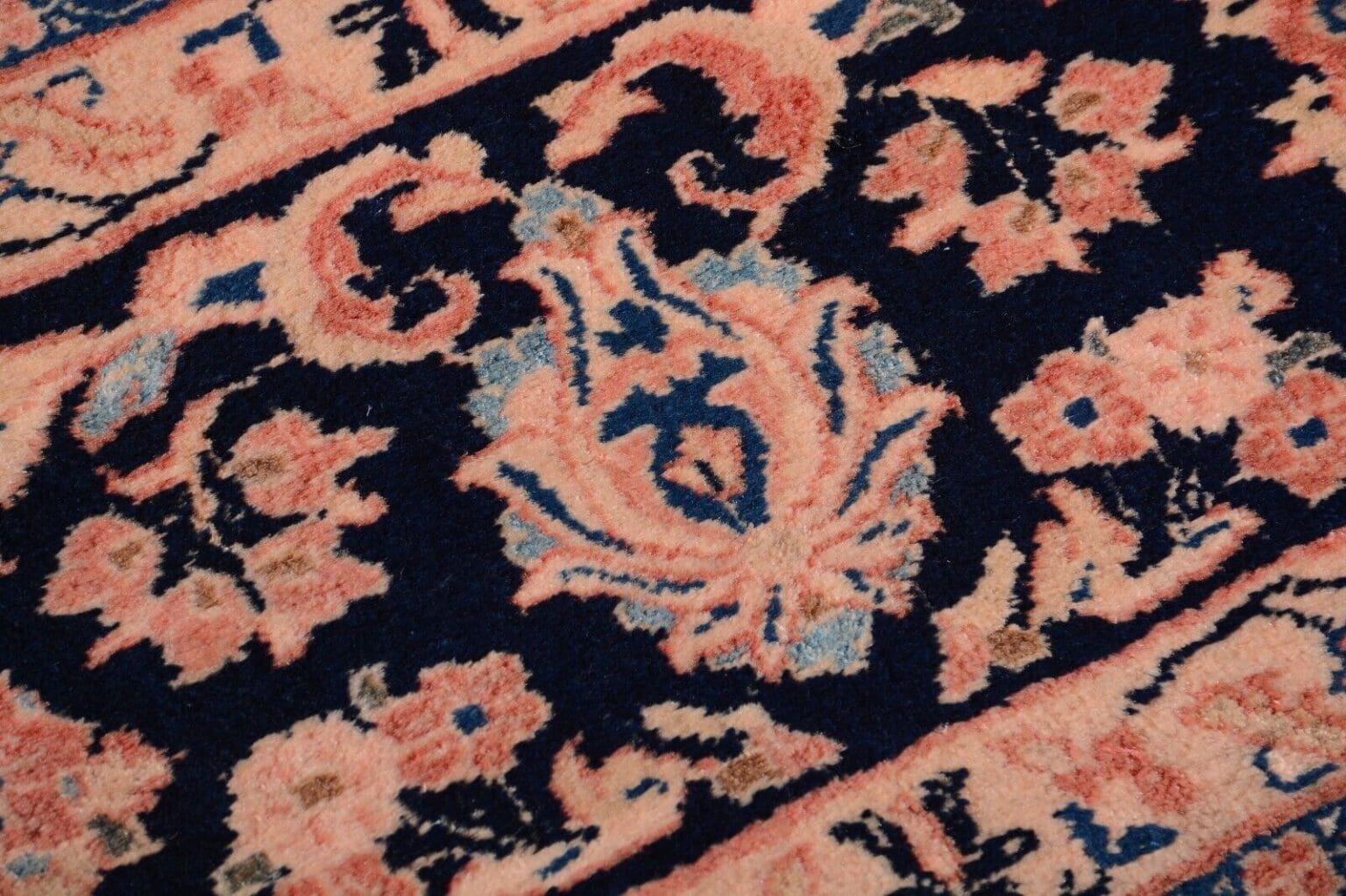 h1-handgeknupfter-antiker-perserteppich-sarough-im-amerikanischen-stil-373-x-6 Persian Rug Sarouk 373 x 273 cm Wool Hand-knotted