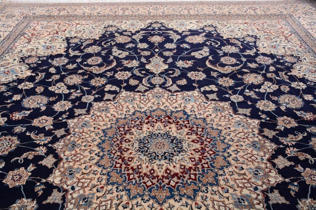 Persian Rug Nain 408 x 305 cm Wool Hand-knotted