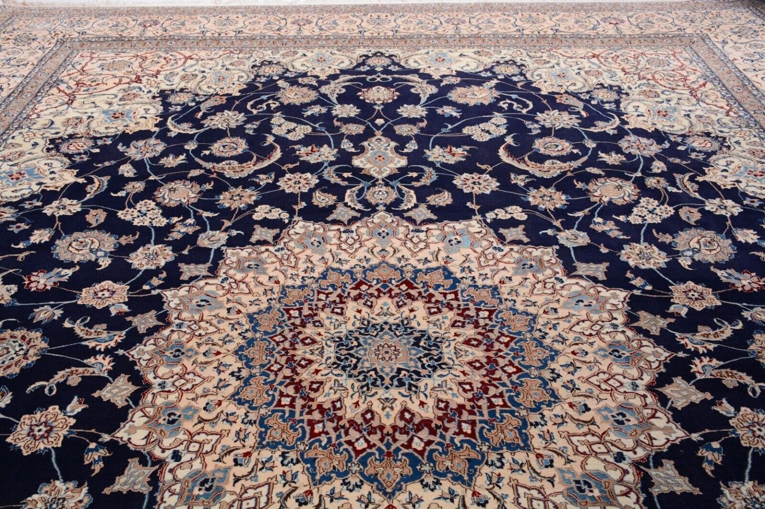 Persian Rug Nain 408 x 305 cm Wool Hand-knotted