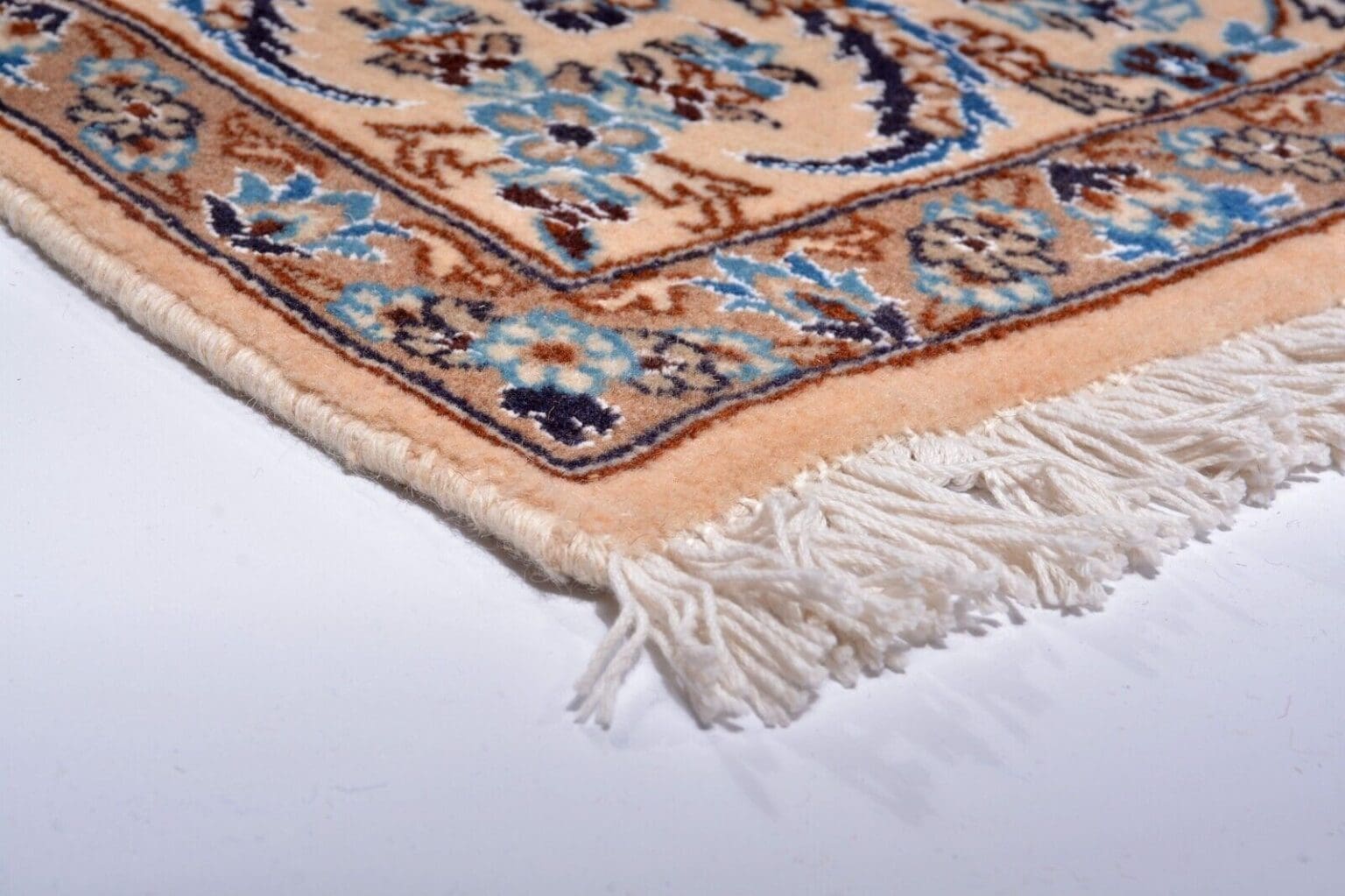 Persian Rug Nain 305 x 196 cm Wool Hand-knotted