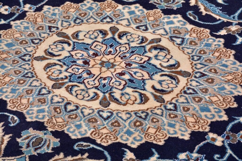 Persian Rug Nain 302 x 196 cm Wool Hand-knotted