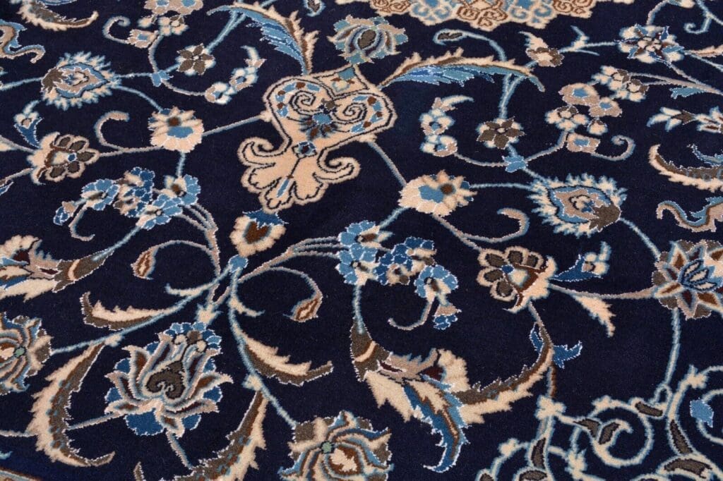 Persian Rug Nain 302 x 196 cm Wool Hand-knotted