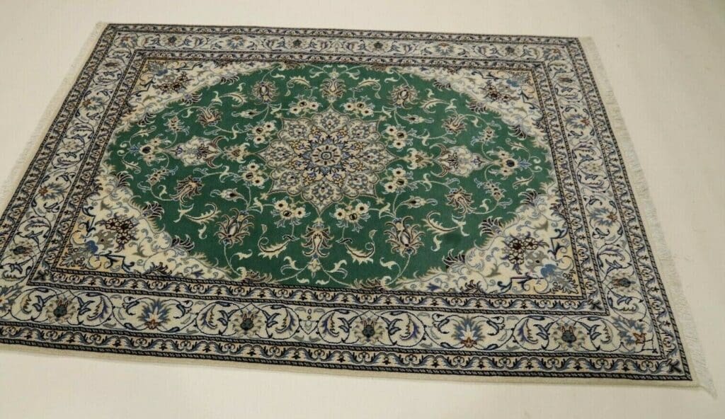 Persian Rug Nain 237 x 168 cm Wool Hand-knotted
