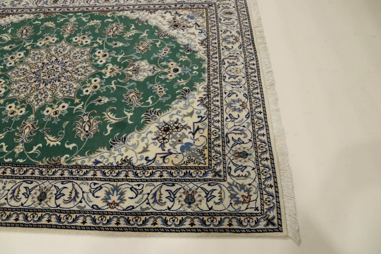 Persian Rug Nain 237 x 168 cm Wool Hand-knotted