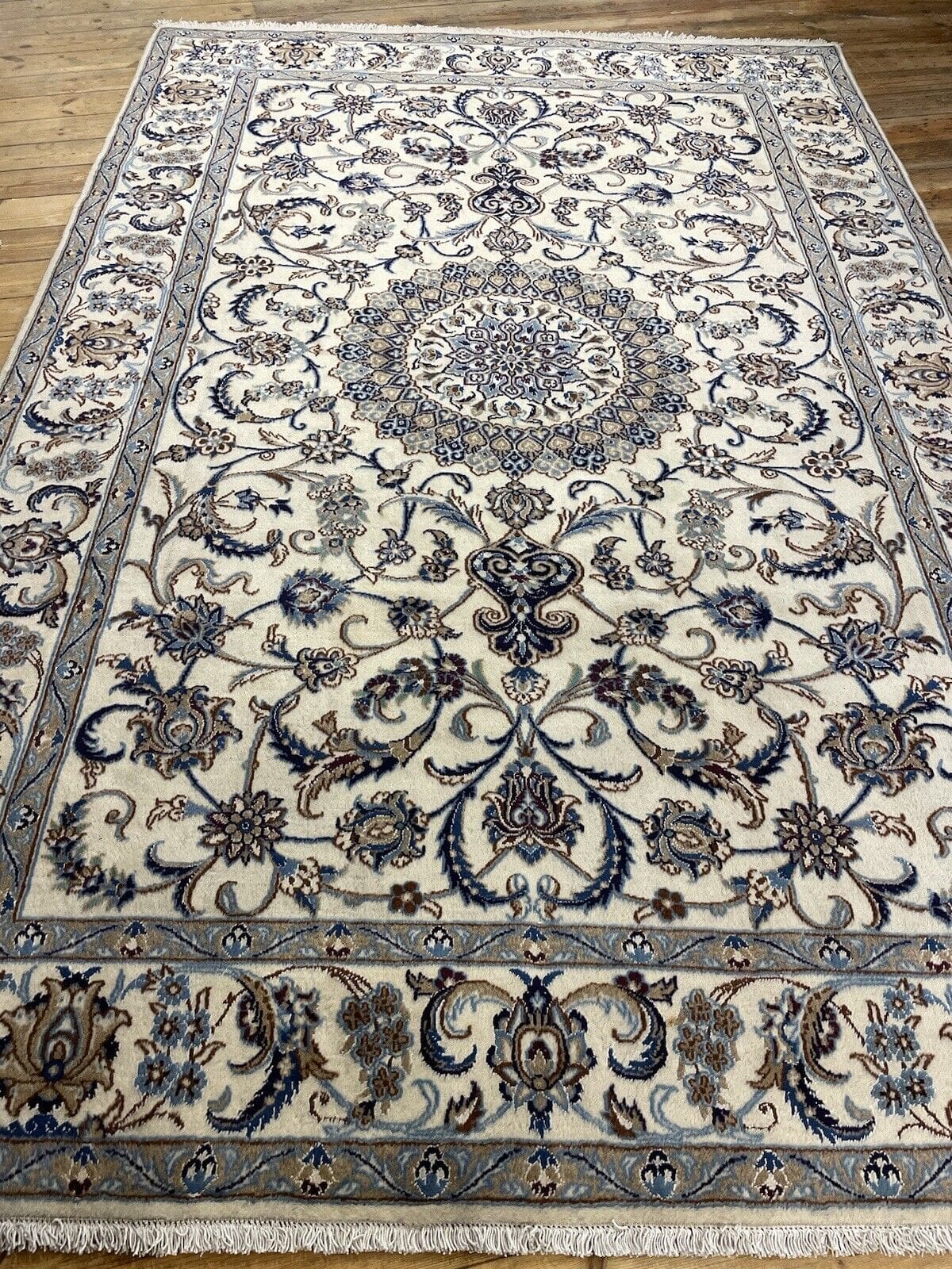 Persian Rug Nain 310x200 cm Wool Hand-knotted