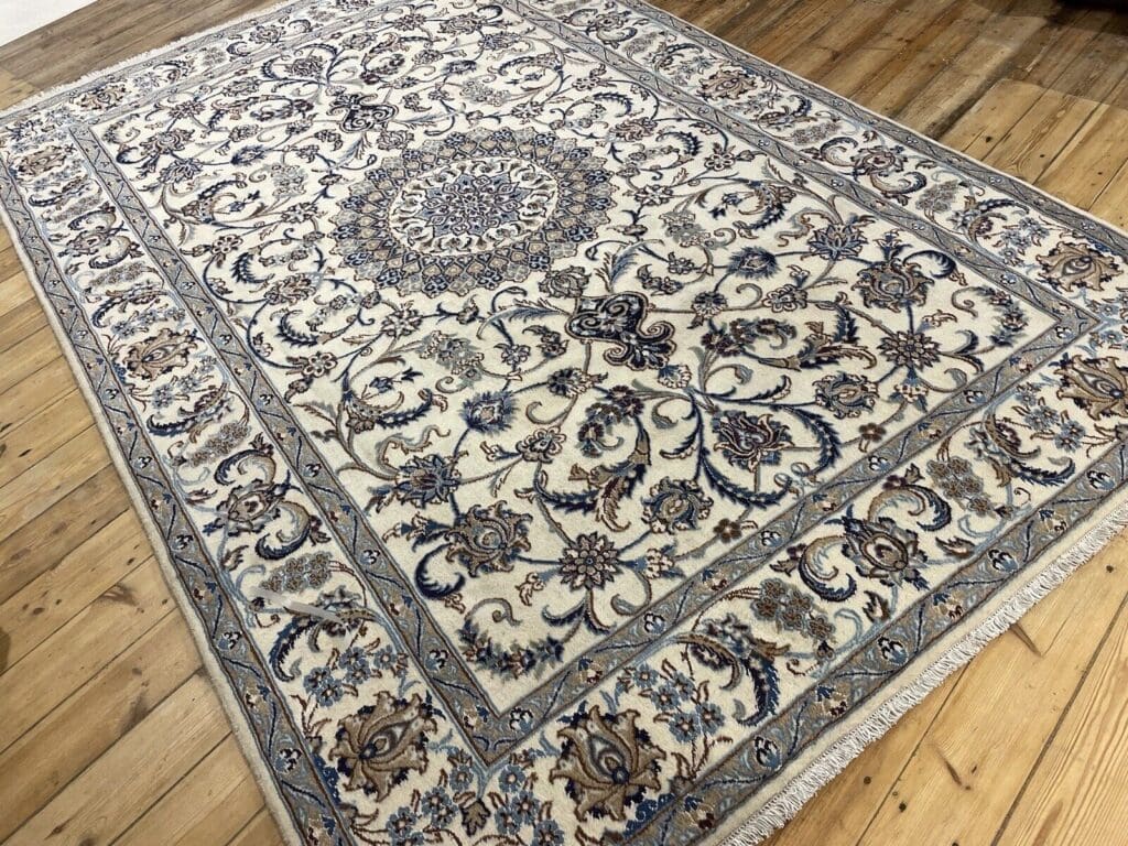 Persian Rug Nain 310x200 cm Wool Hand-knotted