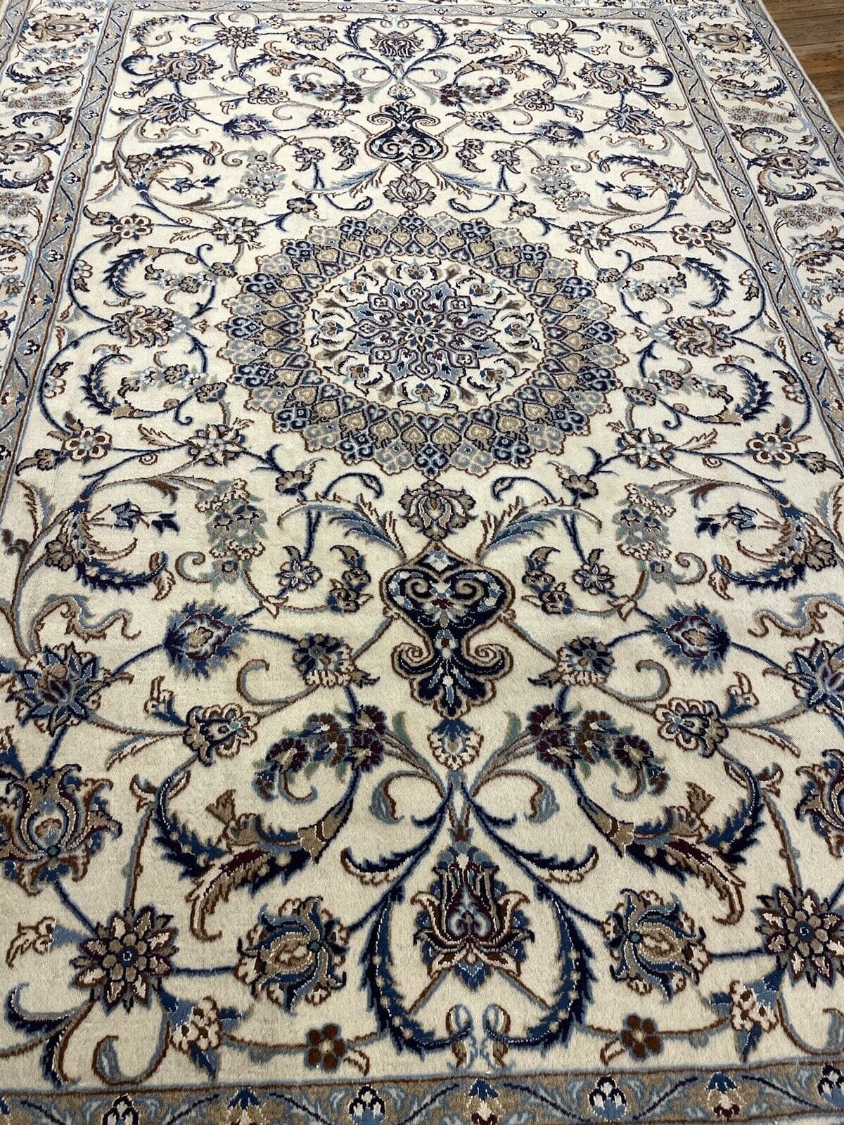Persian Rug Nain 310x200 cm Wool Hand-knotted