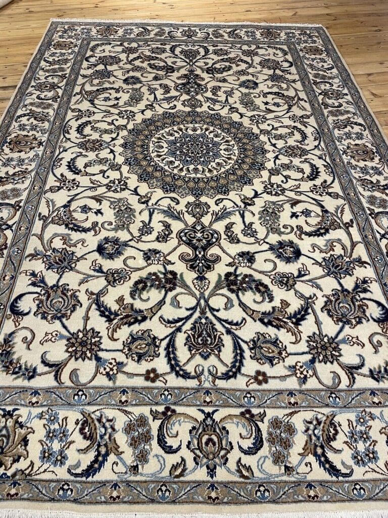 Persian Rug Nain 310x200 cm Wool Hand-knotted