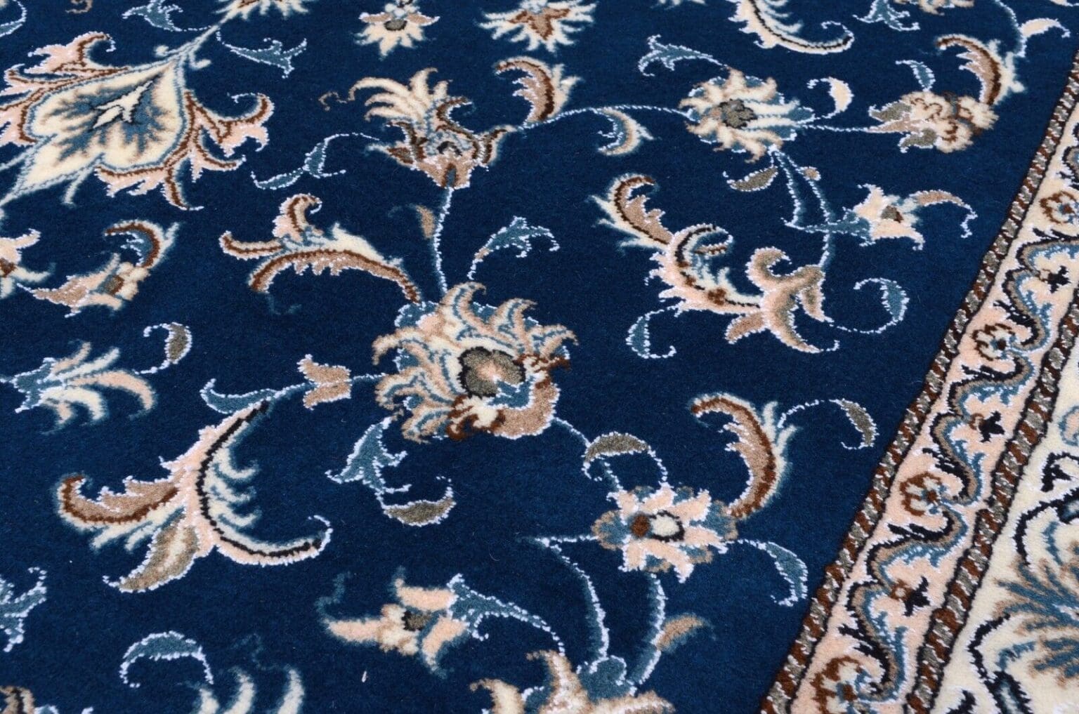 Persian Rug Nain 237 x 163 cm Wool Hand-knotted (Sold)