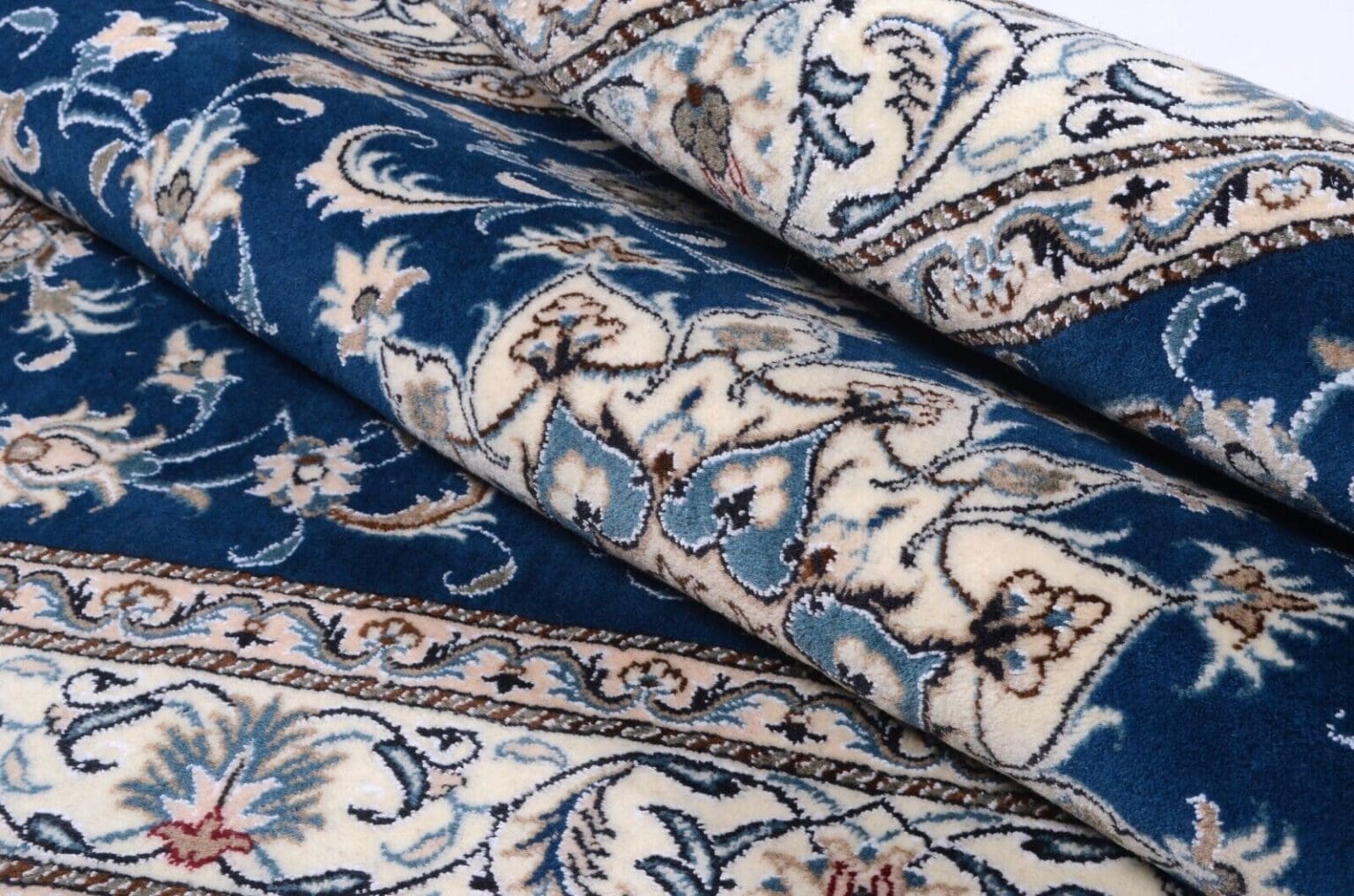 Persian Rug Nain 237 x 163 cm Wool Hand-knotted (Sold)