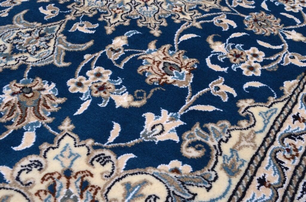Persian Rug Nain 197 x 147 cm Wool Hand-knotted (Sold)