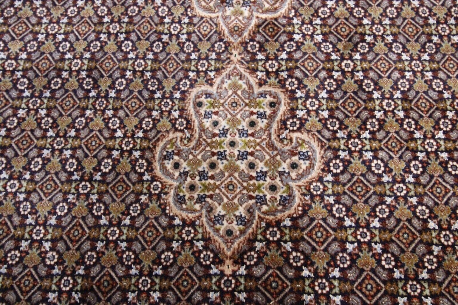 handgeknupfter-tabriz-mahi-50-raj-alt-orientteppich-400-x-302-cm-1-4 Persian Rug Tabriz 400 x 302 cm Wool Hand-knotted