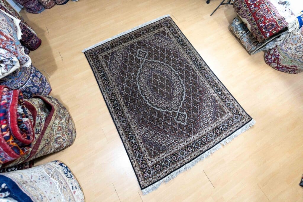 Persian Rug Tabriz 200 x 150 cm Wool Hand-knotted