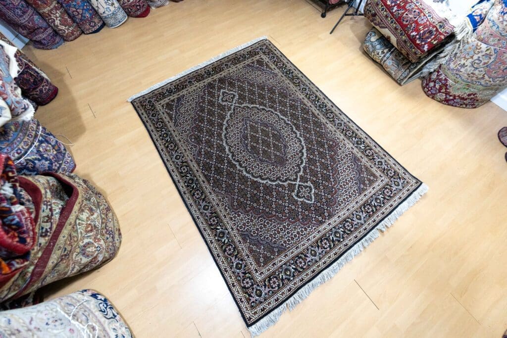 Persian Rug Tabriz 200 x 150 cm Wool Hand-knotted