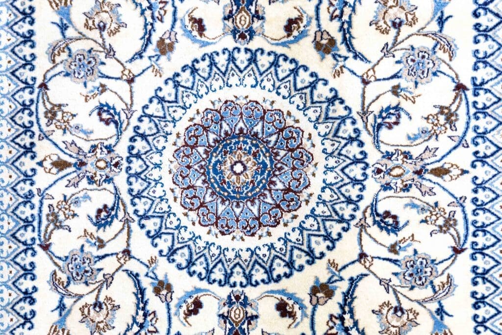 Persian Rug Nain 315 x 197 cm Wool Hand-knotted