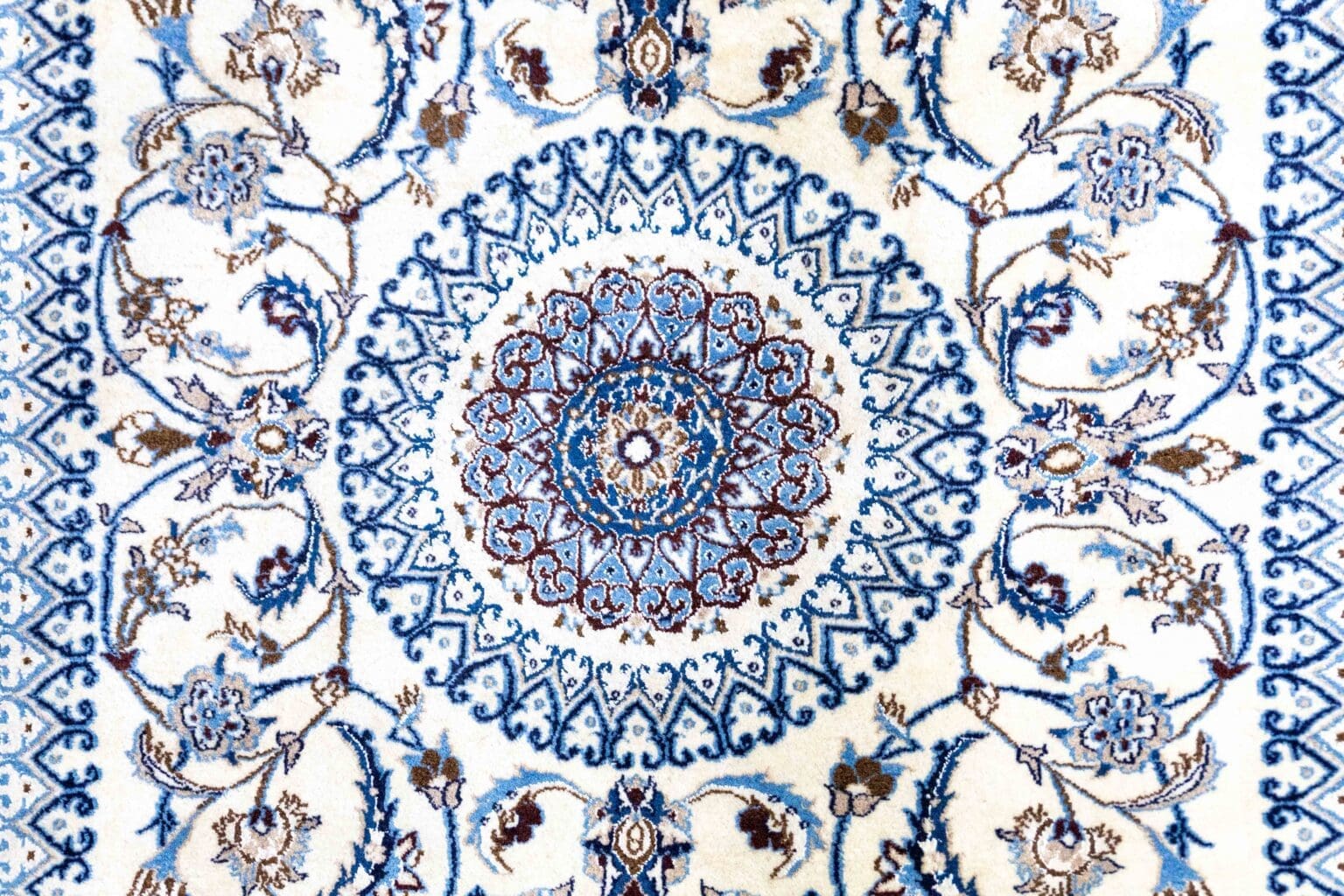 Persian Rug Nain 315 x 197 cm Wool Hand-knotted