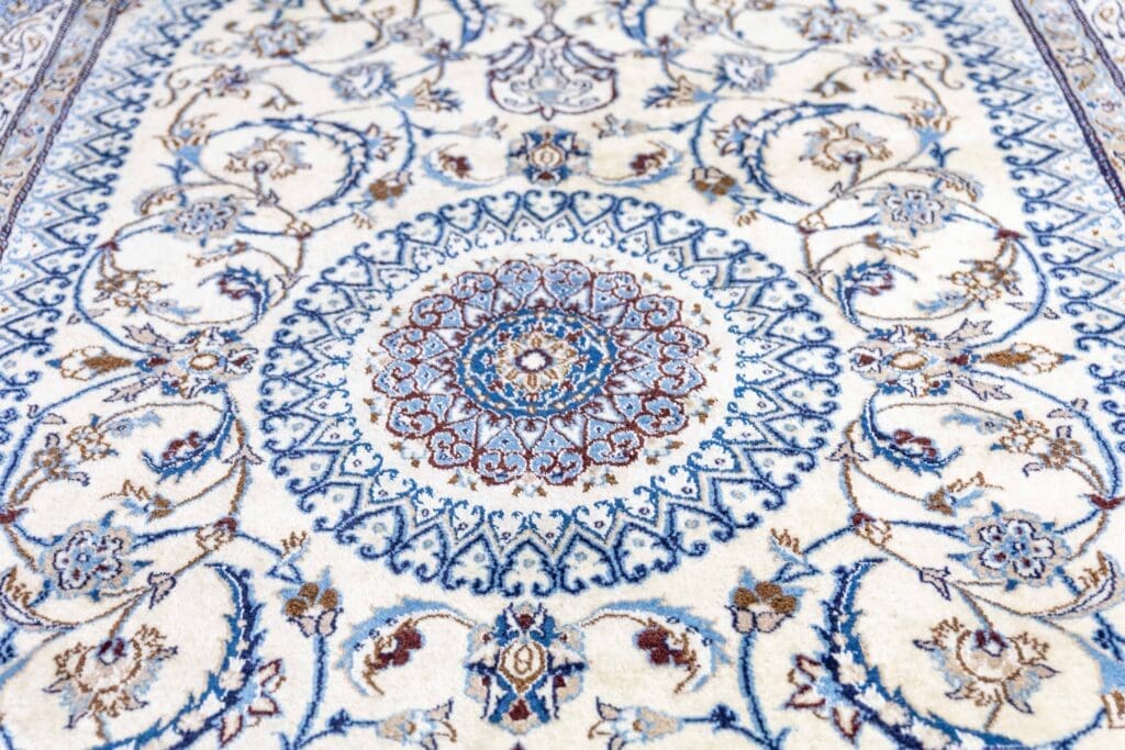 Persian Rug Nain 315 x 197 cm Wool Hand-knotted
