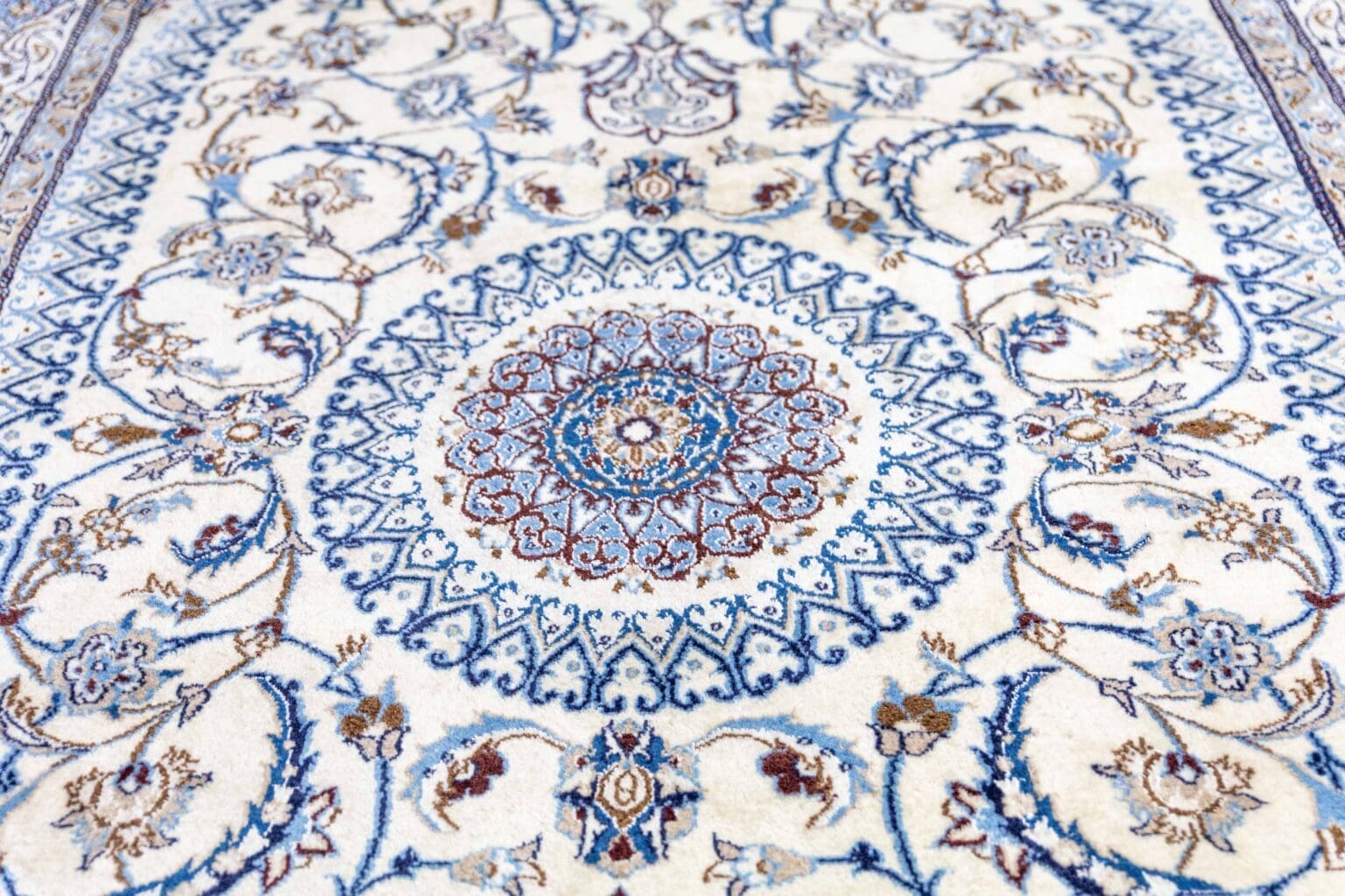 Persian Rug Nain 315 x 197 cm Wool Hand-knotted