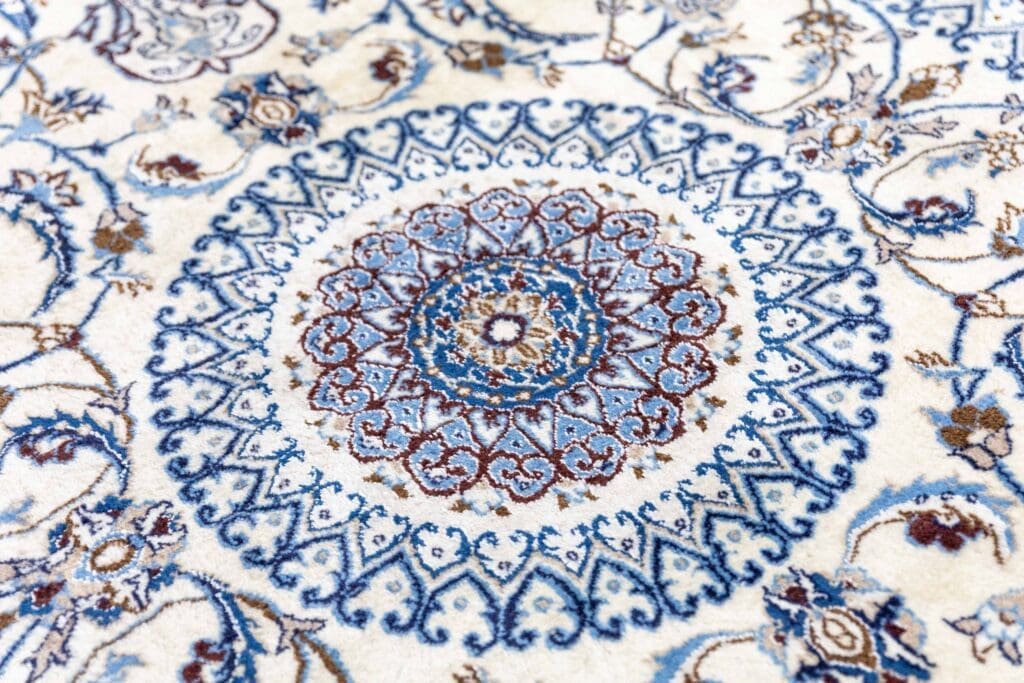 Persian Rug Nain 315 x 197 cm Wool Hand-knotted