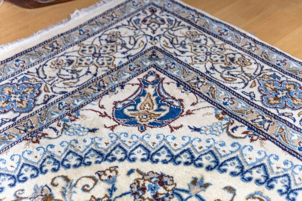 Persian Rug Nain 315 x 197 cm Wool Hand-knotted