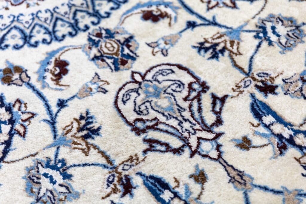Persian Rug Nain 315 x 197 cm Wool Hand-knotted