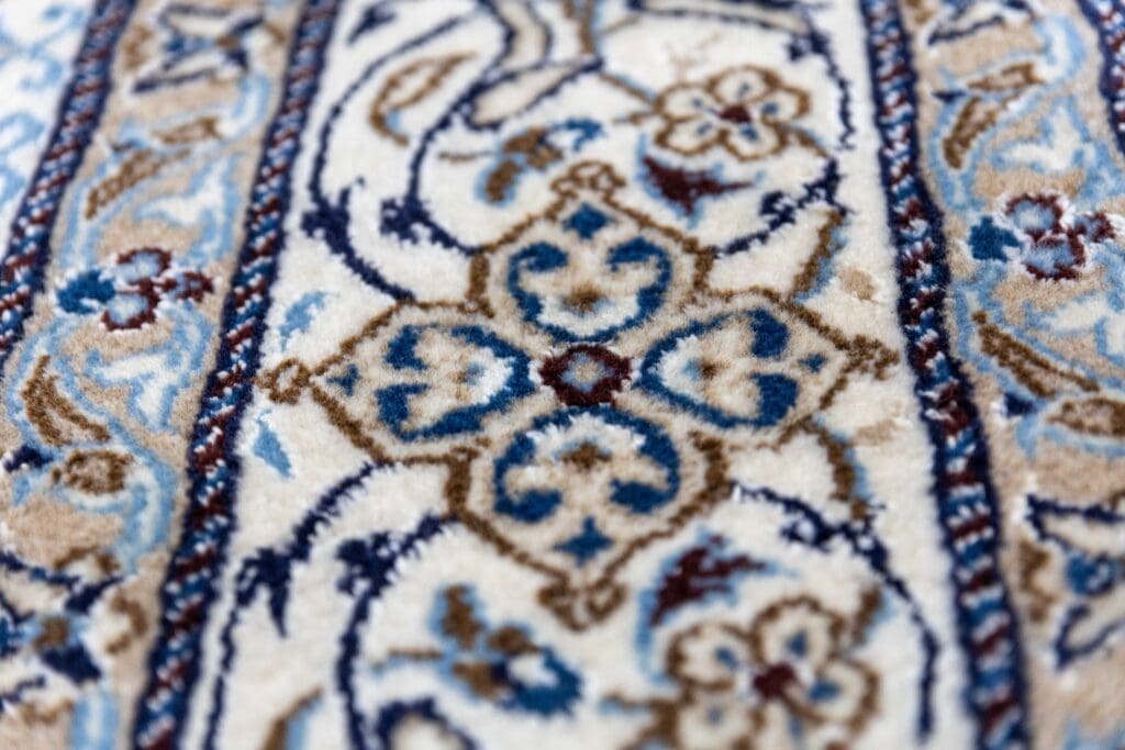 Persian Rug Nain 315 x 197 cm Wool Hand-knotted