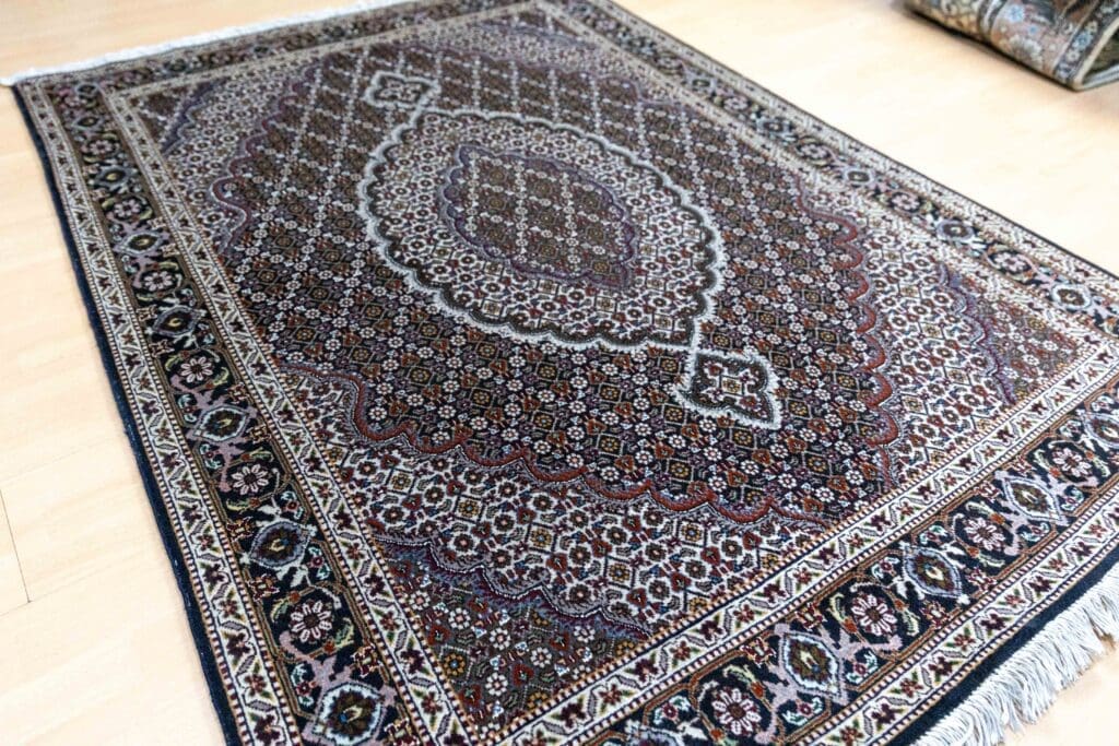 Persian Rug Tabriz 200 x 150 cm Wool Hand-knotted