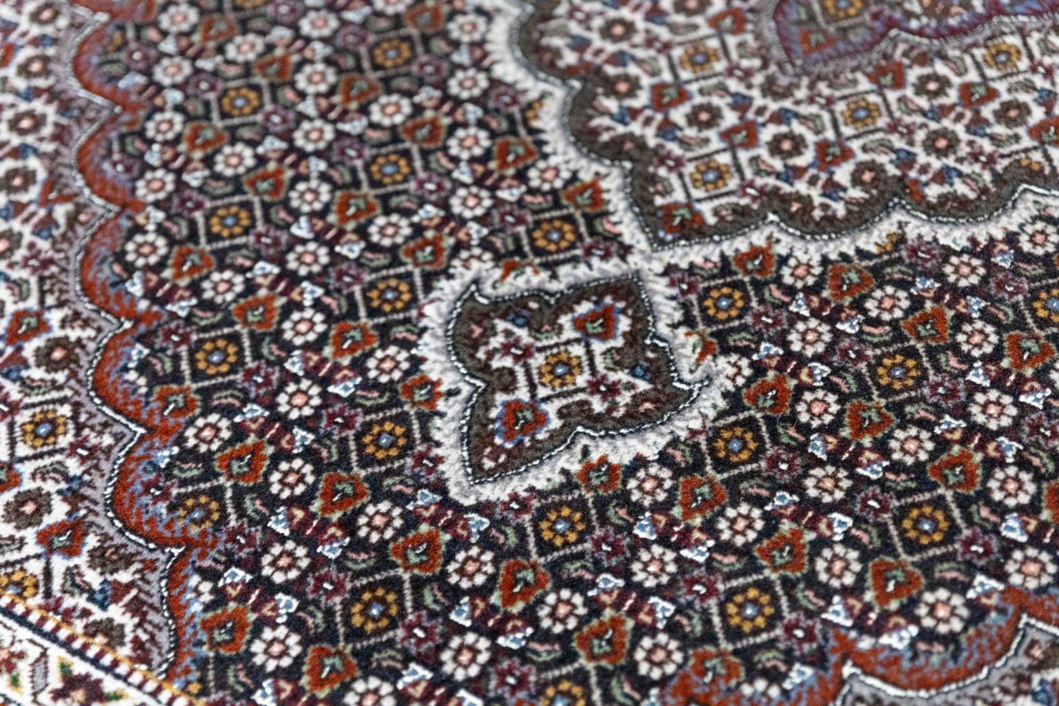 Persian Rug Tabriz 200 x 150 cm Wool Hand-knotted