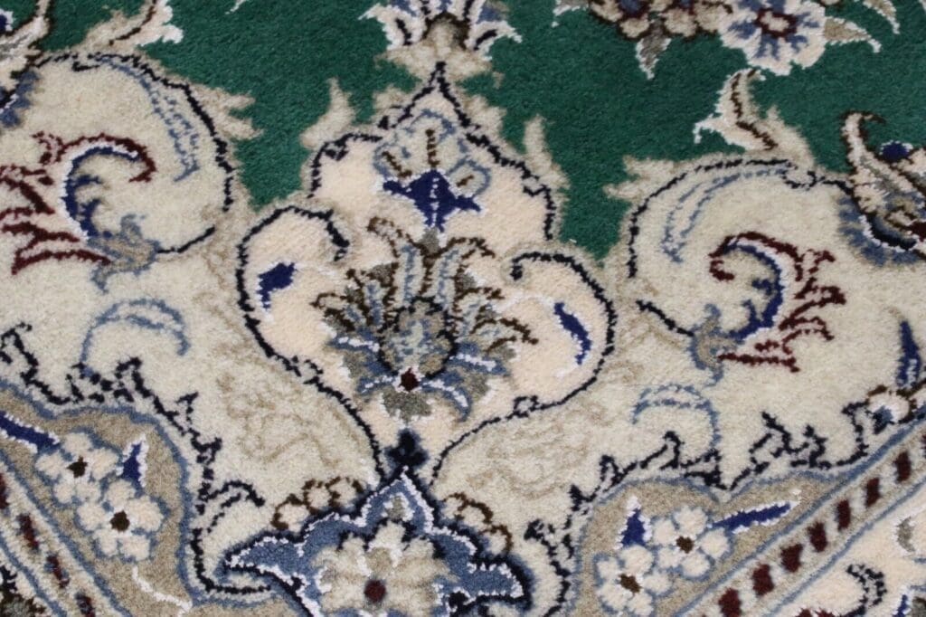 Persian Rug Nain 294 x 193 cm Wool Hand-knotted