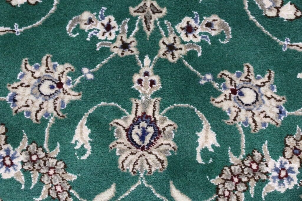 Persian Rug Nain 294 x 193 cm Wool Hand-knotted