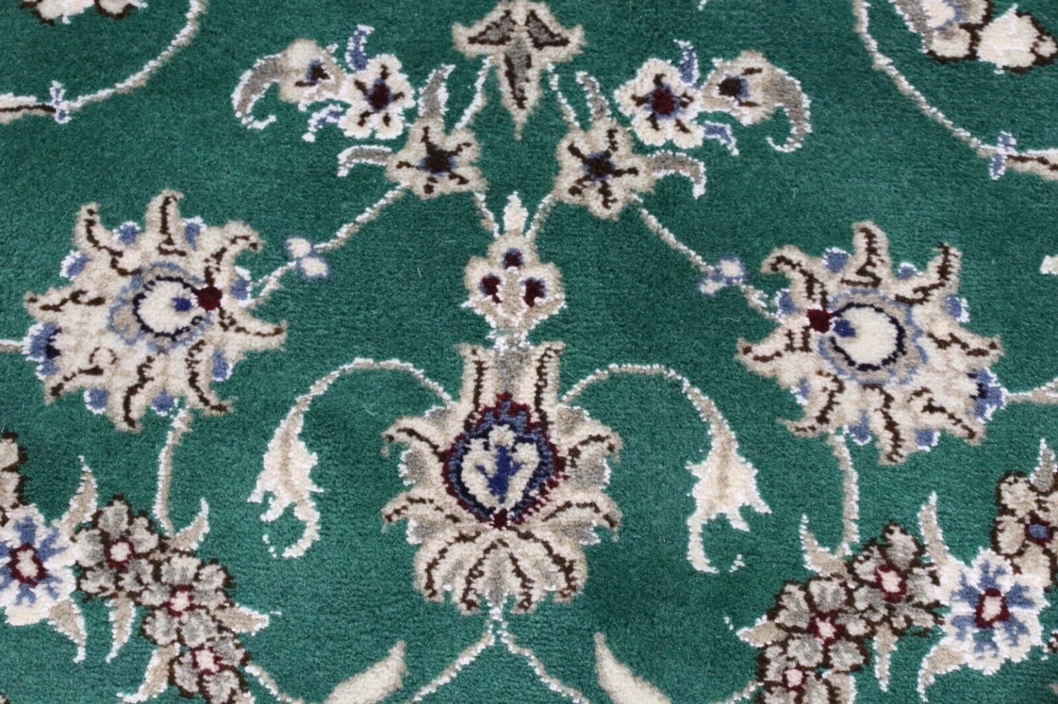 Persian Rug Nain 294 x 193 cm Wool Hand-knotted
