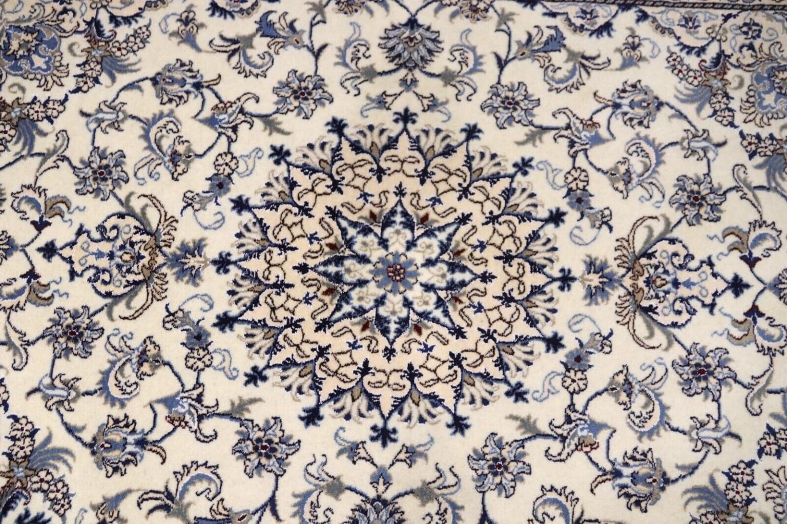 Persian Rug Nain 232 x 163 cm Wool Hand-knotted