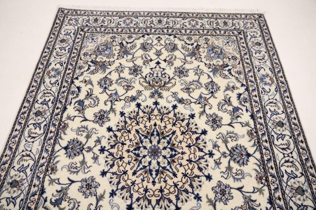Persian Rug Nain 232 x 163 cm Wool Hand-knotted