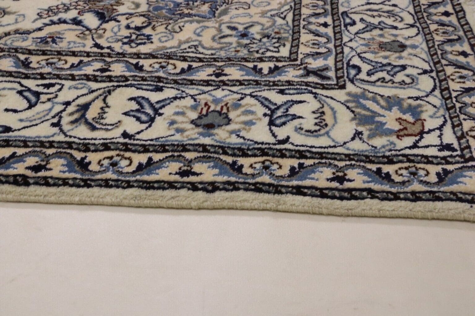 Persian Rug Nain 232 x 163 cm Wool Hand-knotted