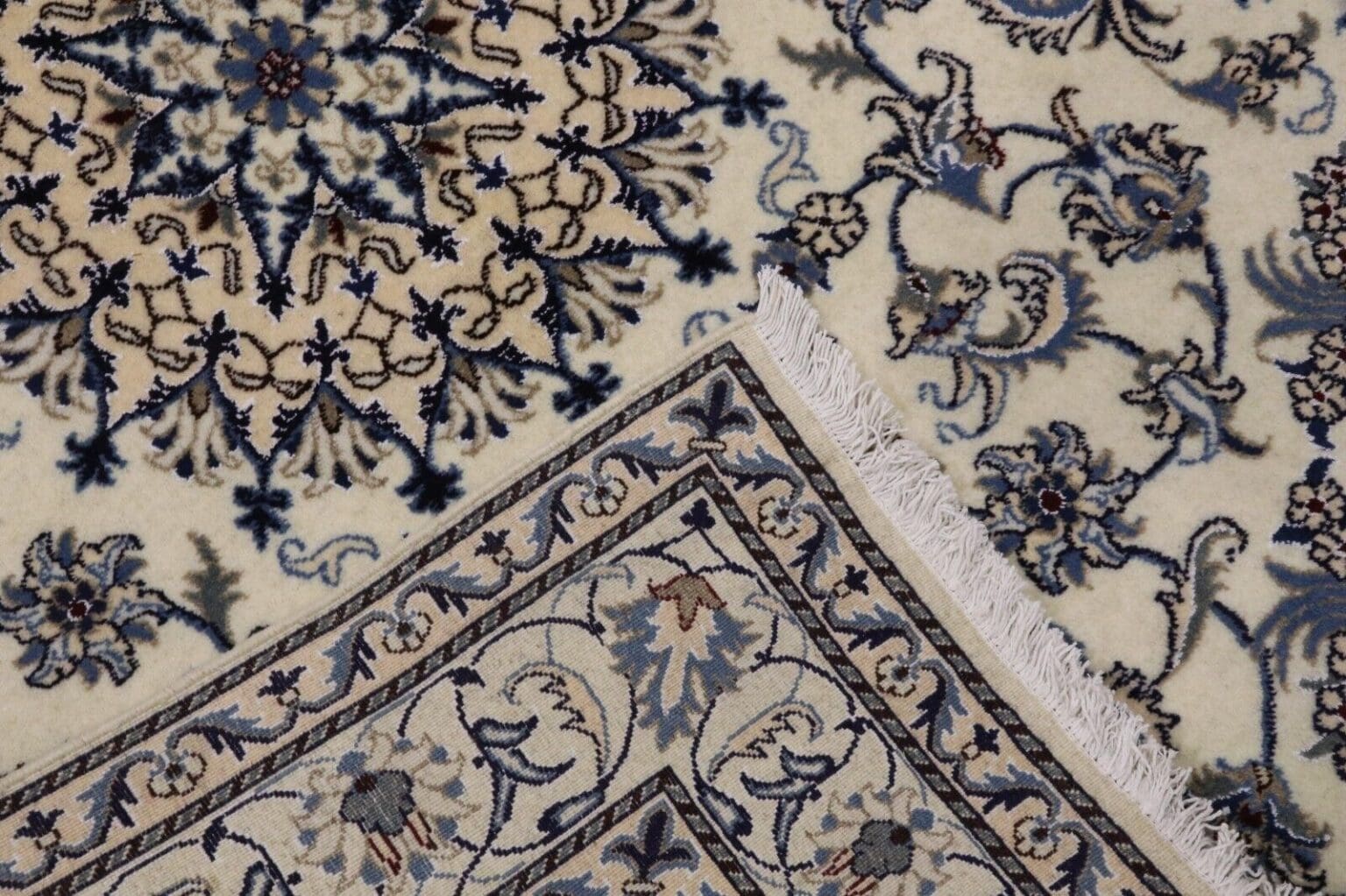 Persian Rug Nain 232 x 163 cm Wool Hand-knotted
